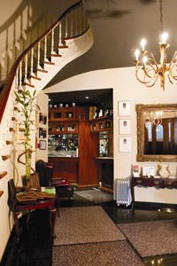 Restaurant La Cr�maill�re Inc 