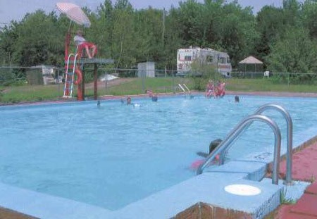 CAMPING AU BOIS� DU VILLAGE