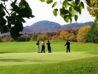 Terrain de golf vue sur Mont Orford